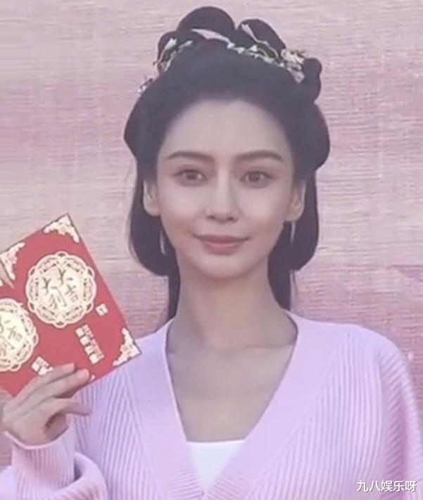 Angelababy|杨颖新剧合作宋威龙，被吐槽颜值下滑，微笑唇、苹果肌抢镜