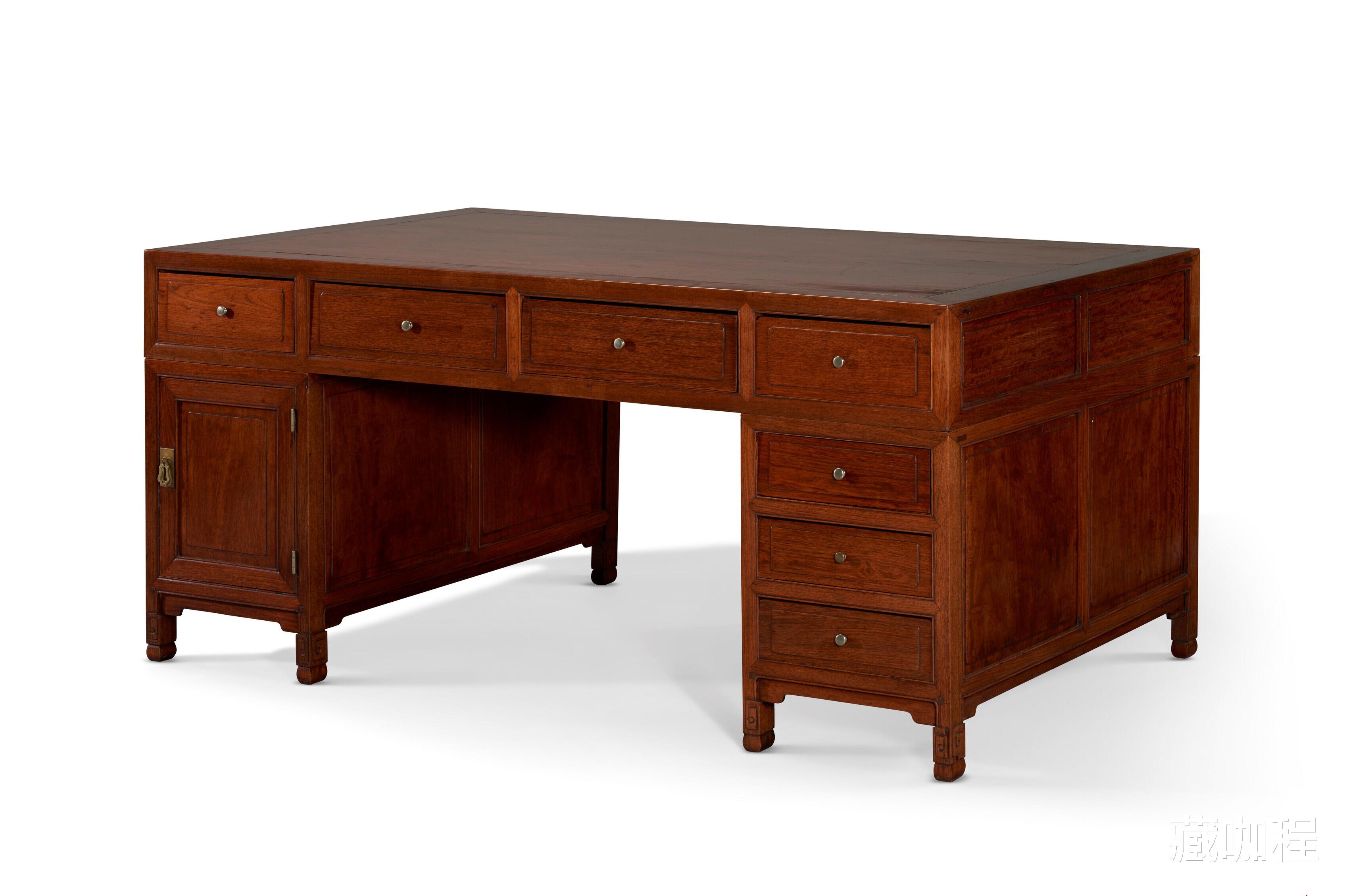 |形制一明一清，纽约春拍黄花梨书案和书桌