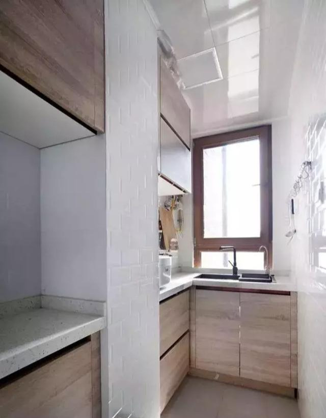 老公不顾反对把客厅抬高45公分,结果多出一间房!太实用了!