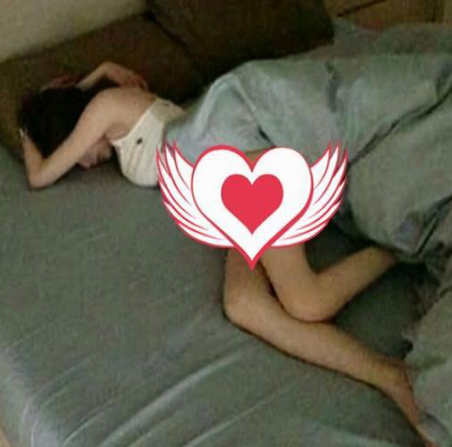 王心凌|王心凌翻红24小时后,又爆大瓜!一张偷拍照惹众怒:真面目藏不住了?