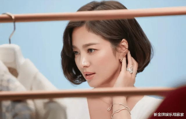 宋慧乔|41岁宋慧乔新剧颜值崩了？苹果肌太饱满，笑起来嘴歪，还能复原吗