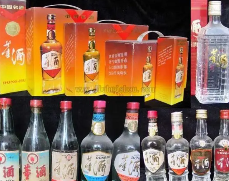 贵州大爷20年前买了1箱董酒忘喝了，前几天才拿出来，结果很意外