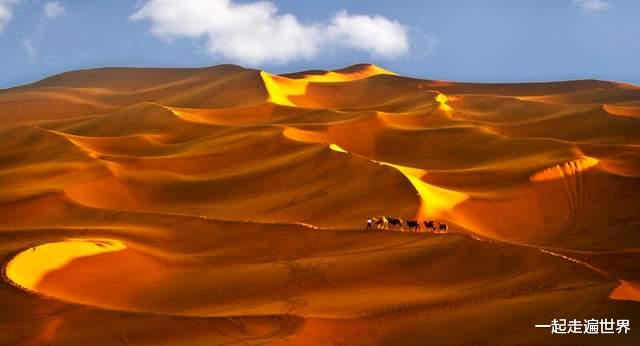 新疆维吾尔自治区|中国第一大沙漠中，藏着一座小镇，人口只有2万余人