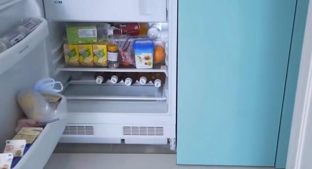 香港|香港夫妇晒230万“豪宅”火了:12㎡,全屋塞满柜子,网友:服了