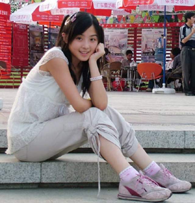 张含韵|张含韵新剧引争议,脸颊下陷黑眼圈厚,《浪姐》时期成颜值巅峰