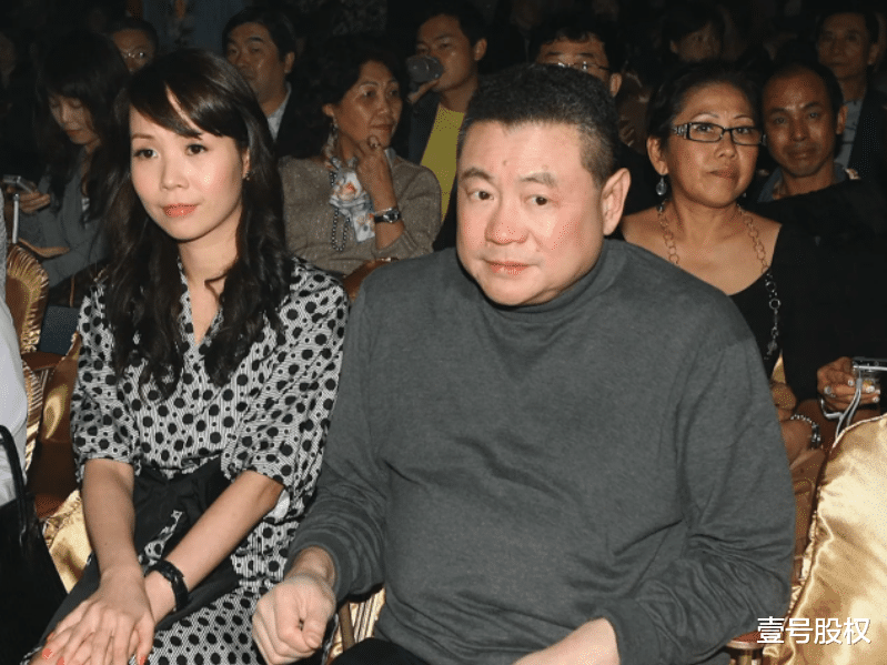 富豪为“长生”有多疯狂?有人花3亿换肾,有人逆转皮肤年轻30年
