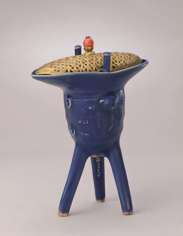 沉香|报损文物张口就说5.6亿?台北故宫损坏的瓷器,到底能值多少钱?