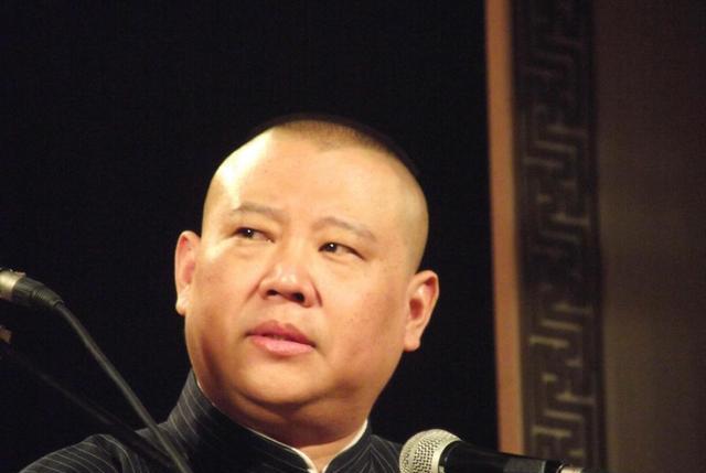 郭德纲|郭德纲只喝助理带的水,几乎不参加晚宴,前车之鉴比你想象的可怕