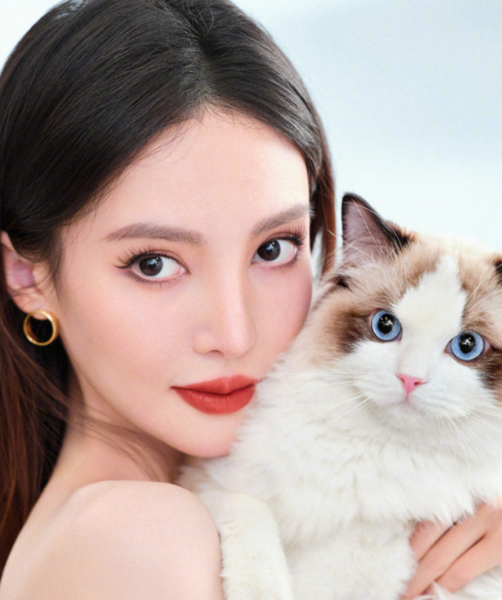 陈瑶|荧幕上倾世容颜，私底下跟鬼一样，干瘪、病态、脸僵，真打脸