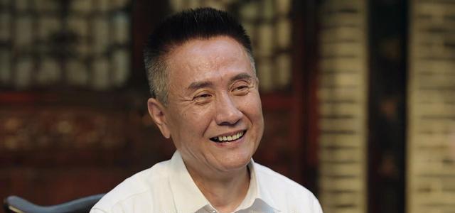 底线|《底线》猛追三集才看到一个爽点，很考验观众耐心，剧情铺垫复杂