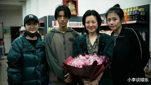 马思纯|马思纯回到北京,久违晒照分享健身成果,粉丝感慨其终于恢复营业