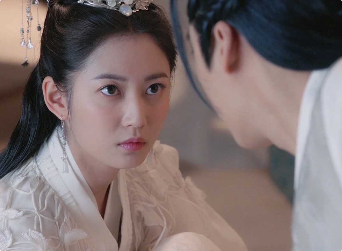 |才播出8集，播放量就飙到1亿，国产新王炸剧确实被低估了