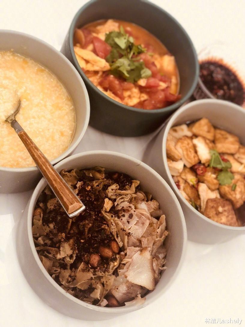 被谭松韵的“素颜杀”惊艳到了，怼脸拍皮肤太好，她真不是大学生吗？