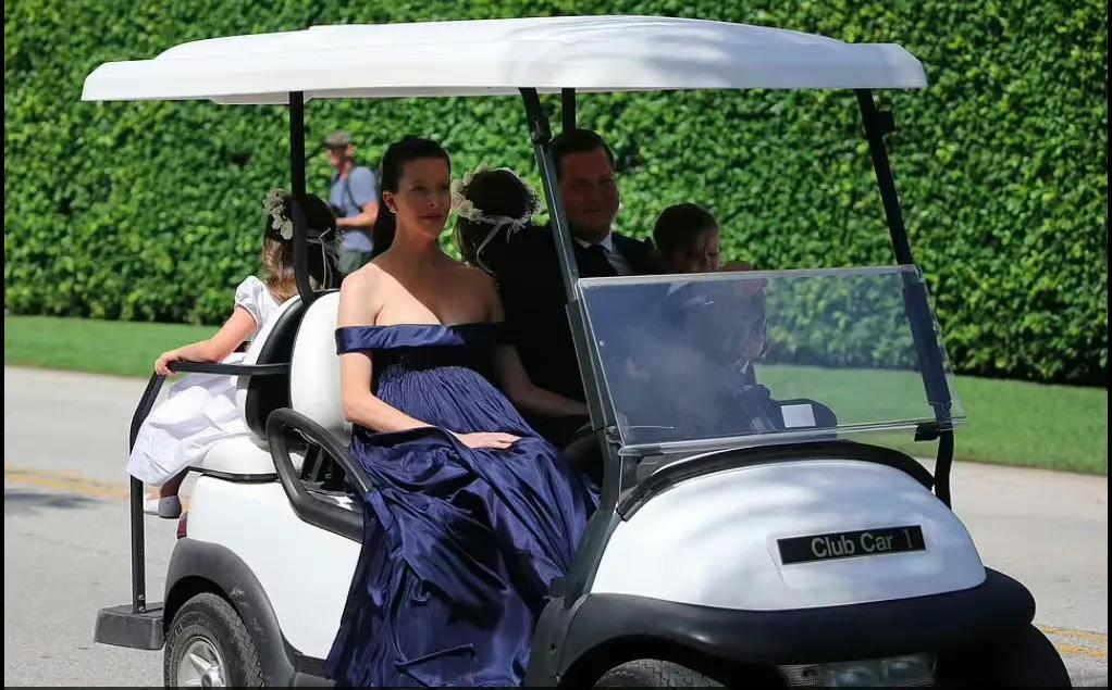 吴尊|大布婚礼大姨姐意外走红！挺孕肚穿礼服气质高冷，豪门大小姐风范