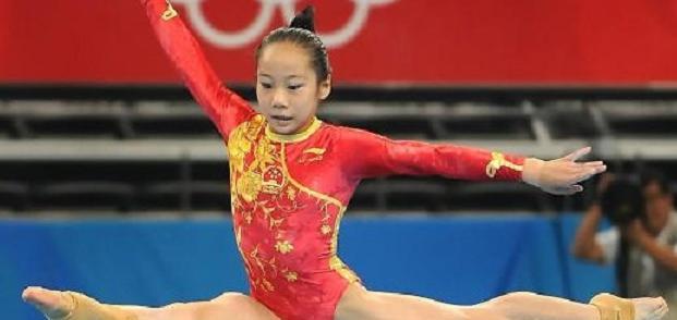 运动员|体操冠军邓玲玲，退役之后再次发育，如今已长成女神