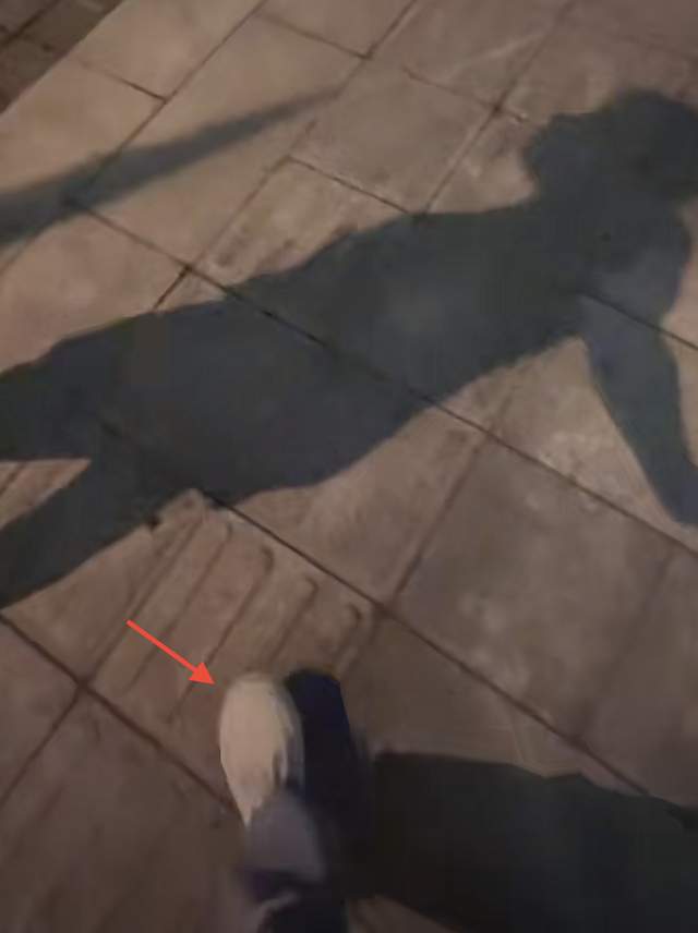 豪门|特步公主订婚后首秀恩爱，自曝与老公是青梅竹马，很是甜蜜