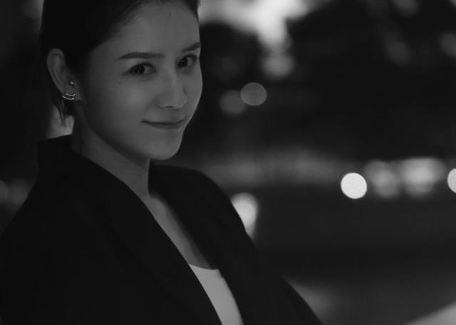 林峰|张馨月晒黑白大片，被评论模仿吴千语，林峰白色衬衫疑出镜