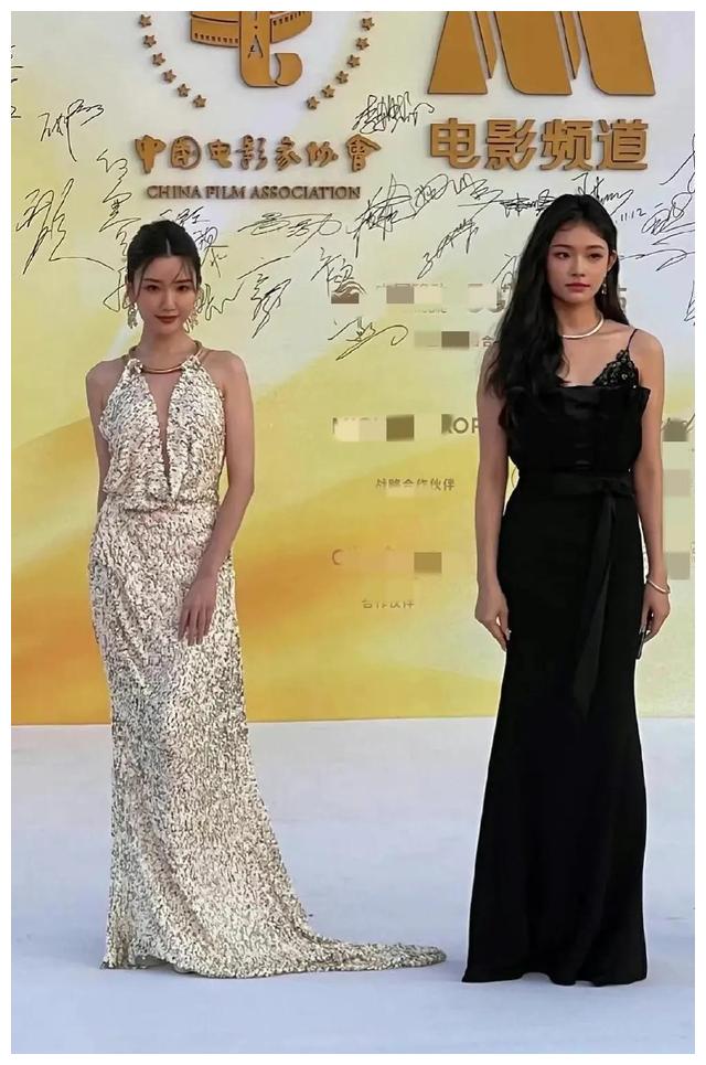 金鸡奖幕后：8位女星真实样貌曝光，高圆圆老态明显，杨颖痘痘肌