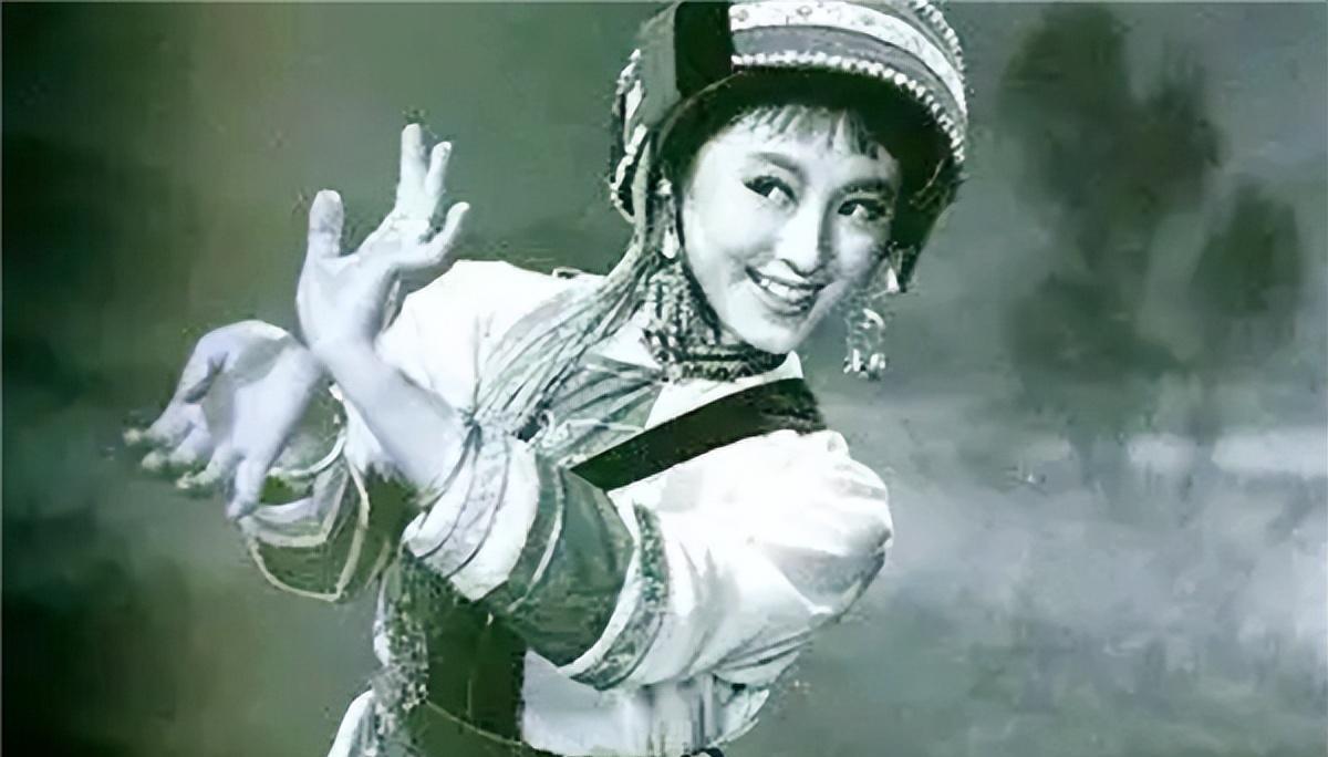 永远的阿诗玛杨丽坤已去世22年,丈夫和两个双胞胎儿子后来怎样?