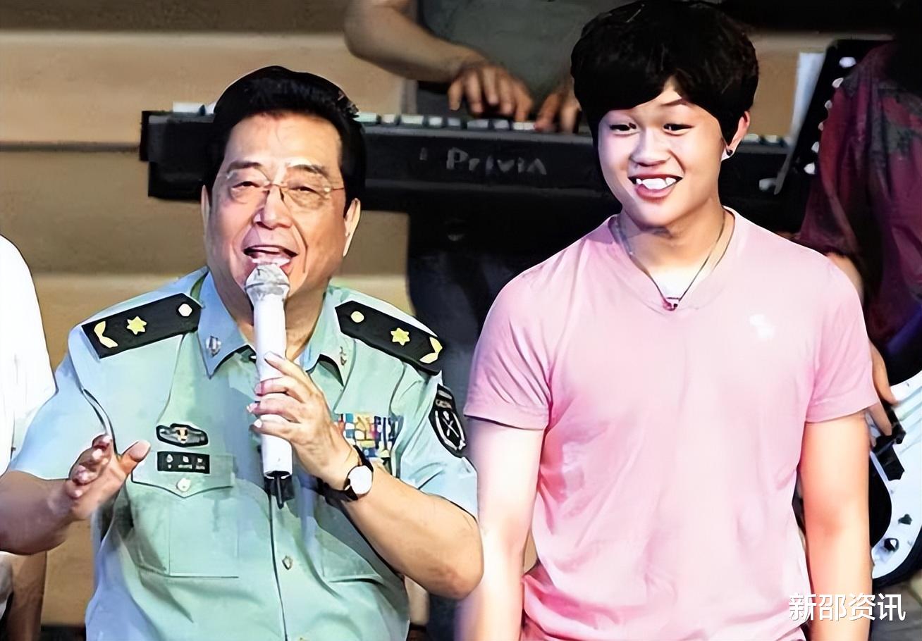 王刚|老来得子的8位男星,年龄差一个比一个大,最大的与孩子相差81岁