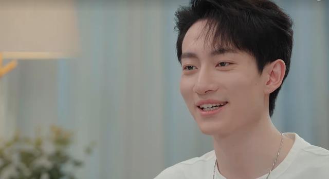 心动5|《心动5》24岁女四甜美情商高，还是主持人，为何无一人选？