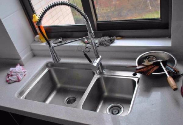 头一次见厨房水槽这样安装,省事太多,难怪这么多人赞不绝口
