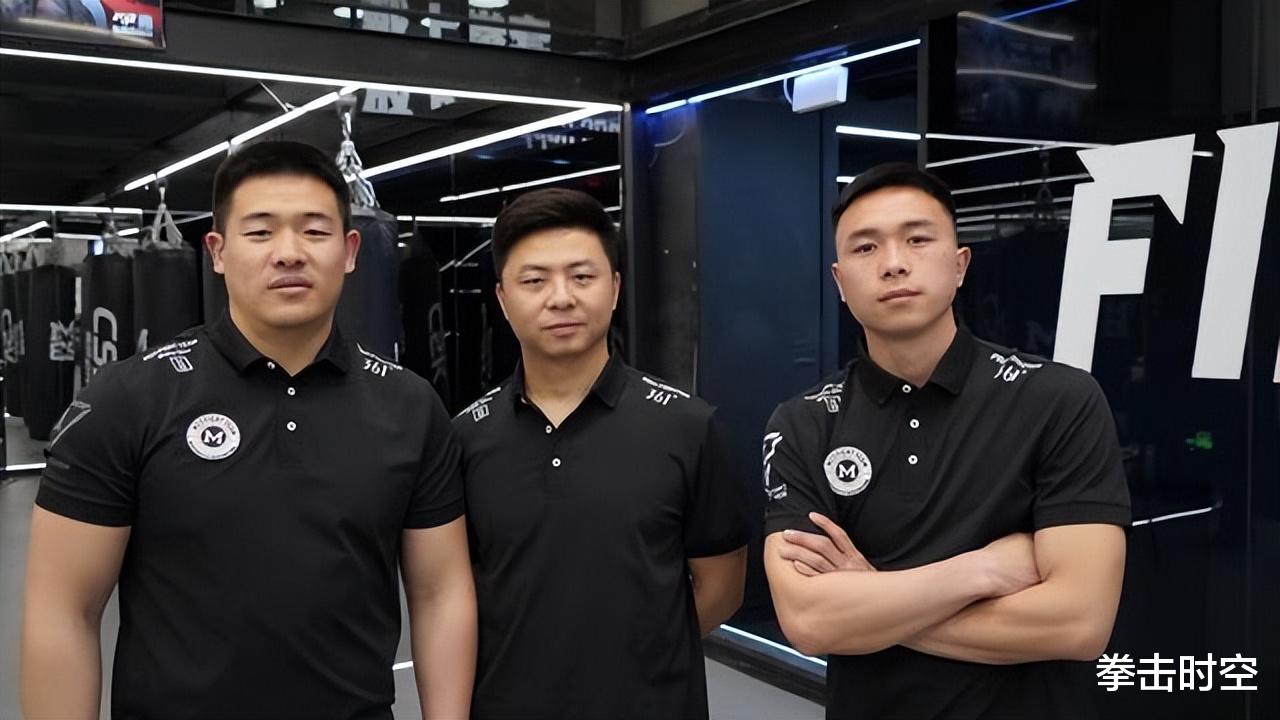 徐灿|痛心！徐灿被打伤致肋骨骨折，比赛被迫延期，中国职业拳击太难了