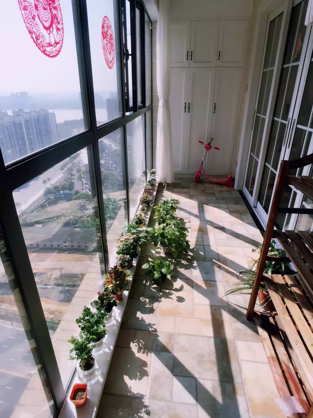小户型的阳台该铺贴怎样的地砖?来看看这几种吧