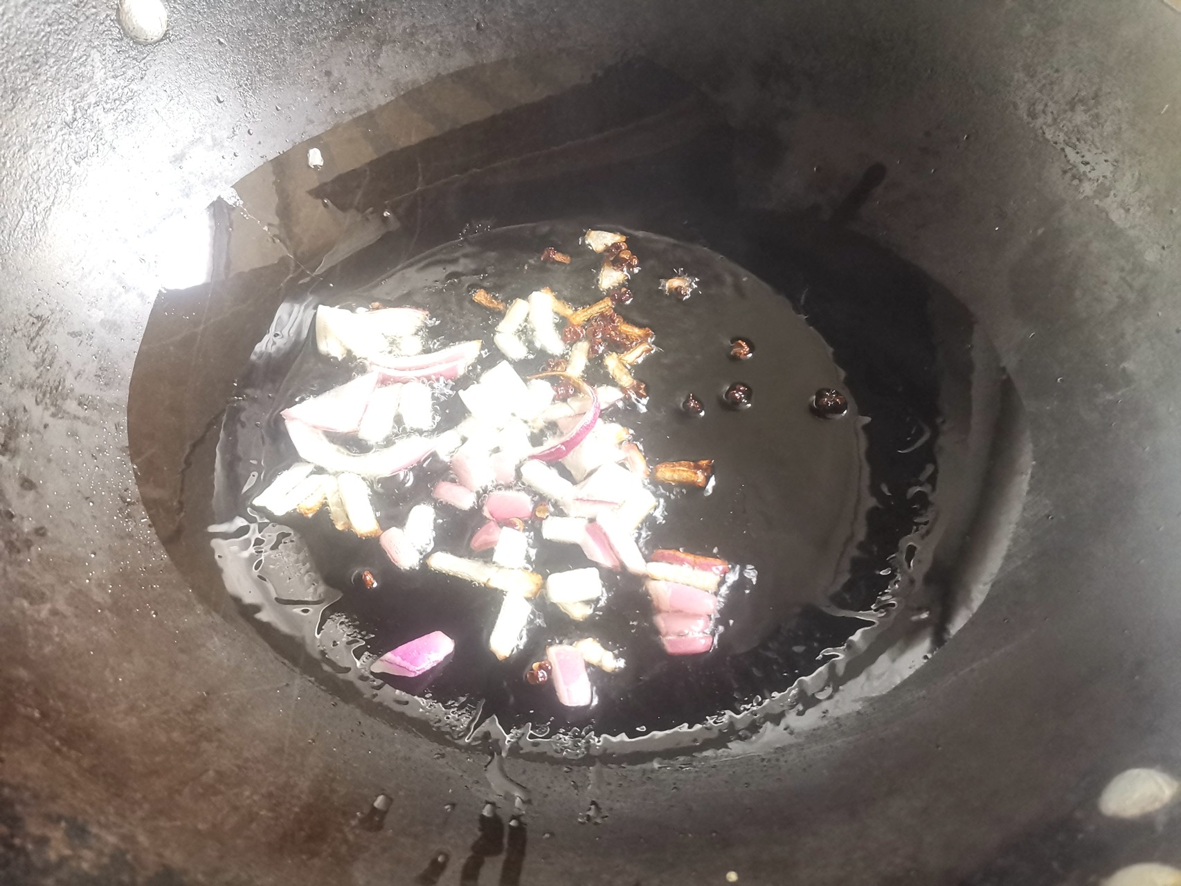 居家翻出了这个瓜，简单素炒就上桌，美味真好吃