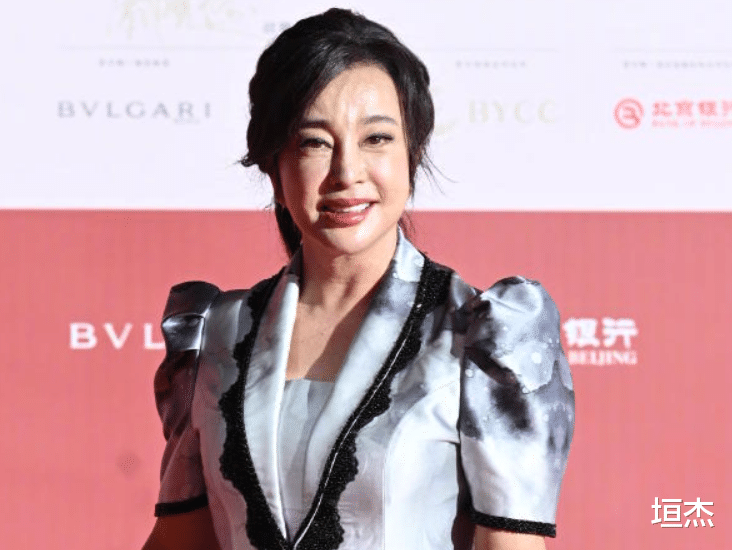 北京电影节|北影节闭幕看点：吴彦姝拿大奖，关晓彤红裙惊艳，靳东的白发动人