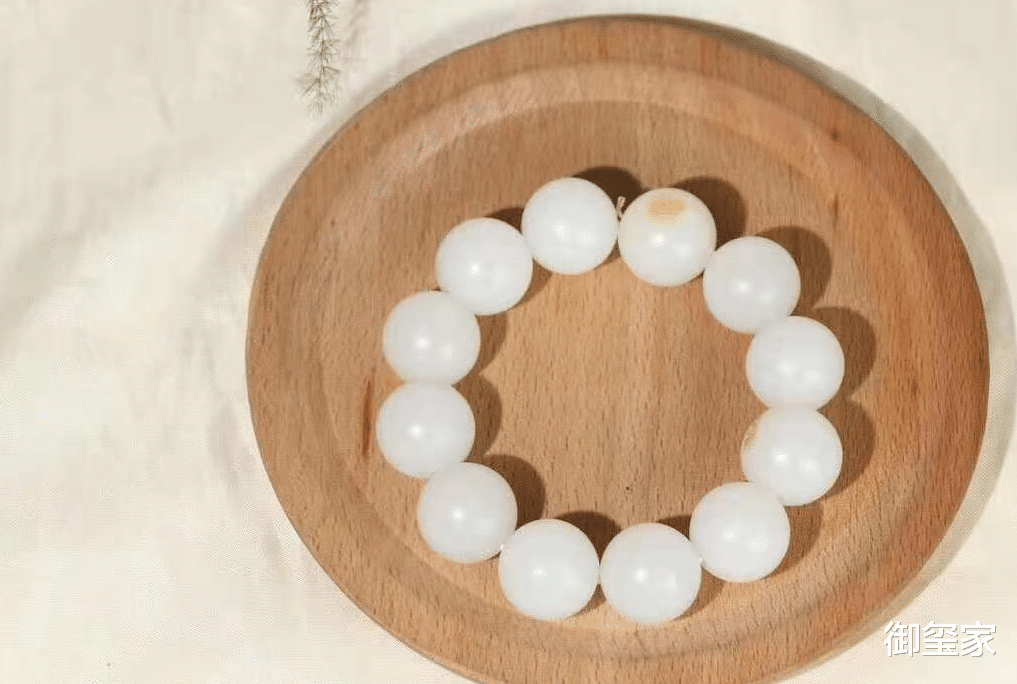 |买和田玉，你习惯看什么