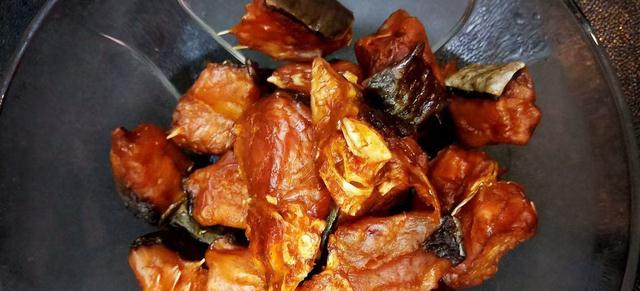 |男子罕见钓获“米级”水老虎,围观的人不淡定了,网友:低调点呀