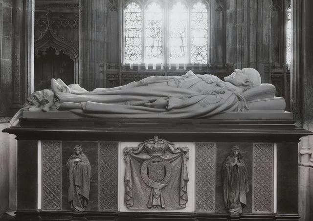 教堂|2018年,尤金妮公主在圣乔治教堂大婚,在婚礼上穿过她祖先的遗骸