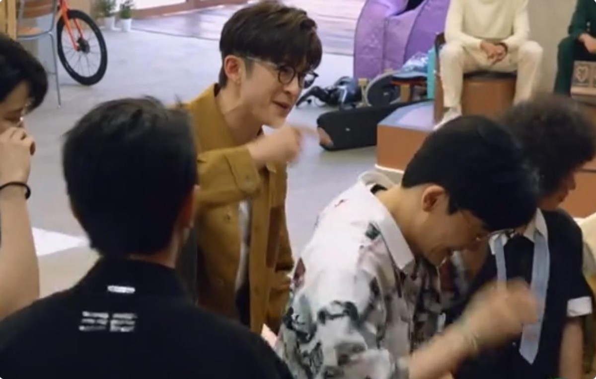 苏有朋|奔着37岁李承铉追《披哥2》，却被48岁苏有朋的颜值，给圈粉了