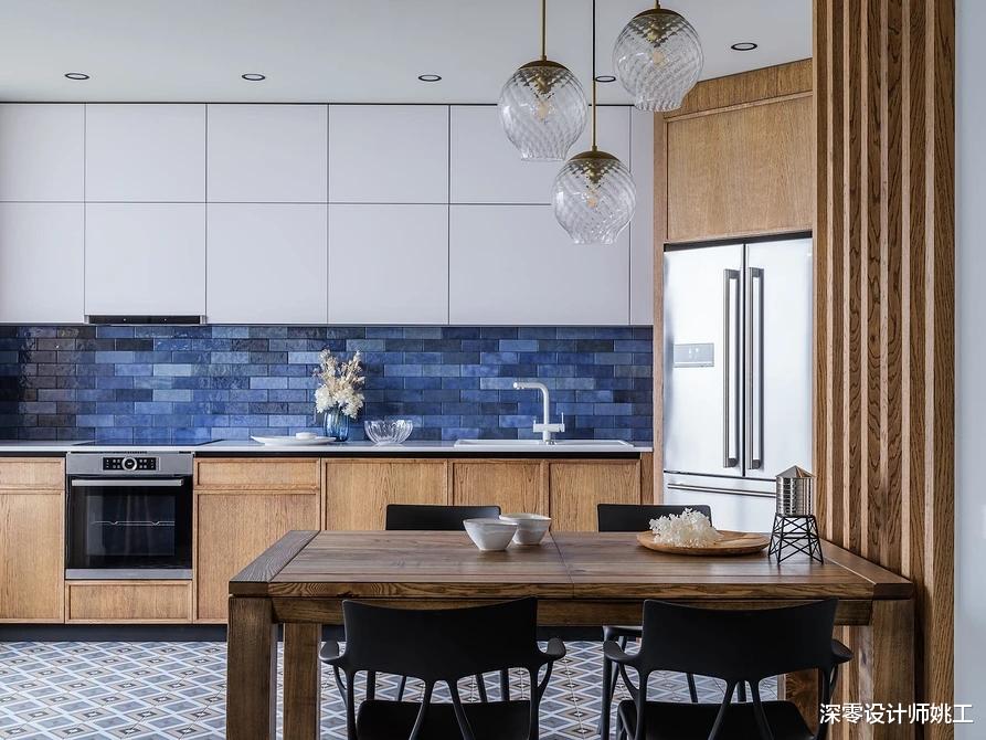 92㎡清爽的三居室,阳台改成休闲室,大全景窗户看着格外地明亮