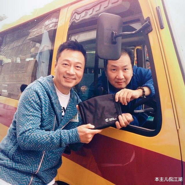 黎耀祥|演员黎耀祥：对前妻有愧疚，再婚让母亲伤心，33岁做爸爸也幸福