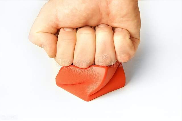 原创|原创：被领导打压，又不想换工作该怎么办？职场不是你看到的那么简单