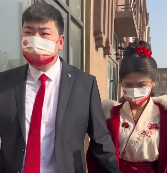 陈萌|朱小伟二婚后变化大,被曝闷声干了3件事,妻子陈萌对他相当满意