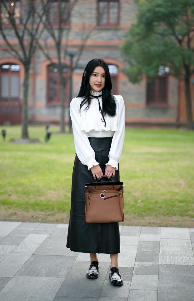 鞋子|职场女性的“凉鞋”选择，既舒适又百搭，千万不要盲目