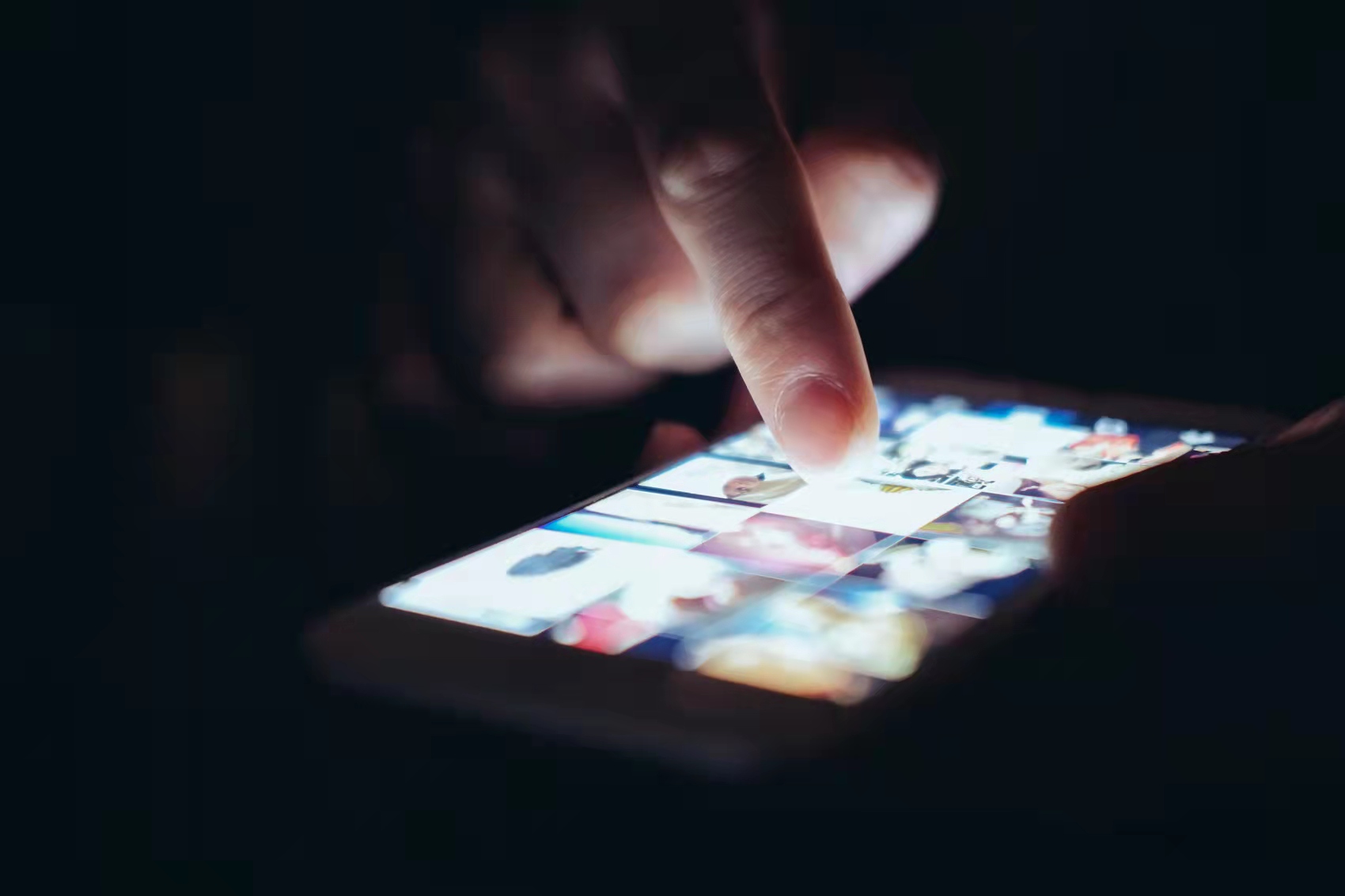 |这届年轻人为何不愿换手机了？