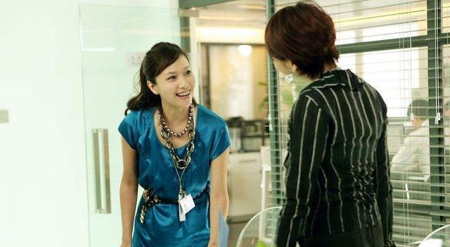 招聘|宋祖儿妆容精致被嫌土，《盛装》货不对版的剧情，让时尚剧露马脚