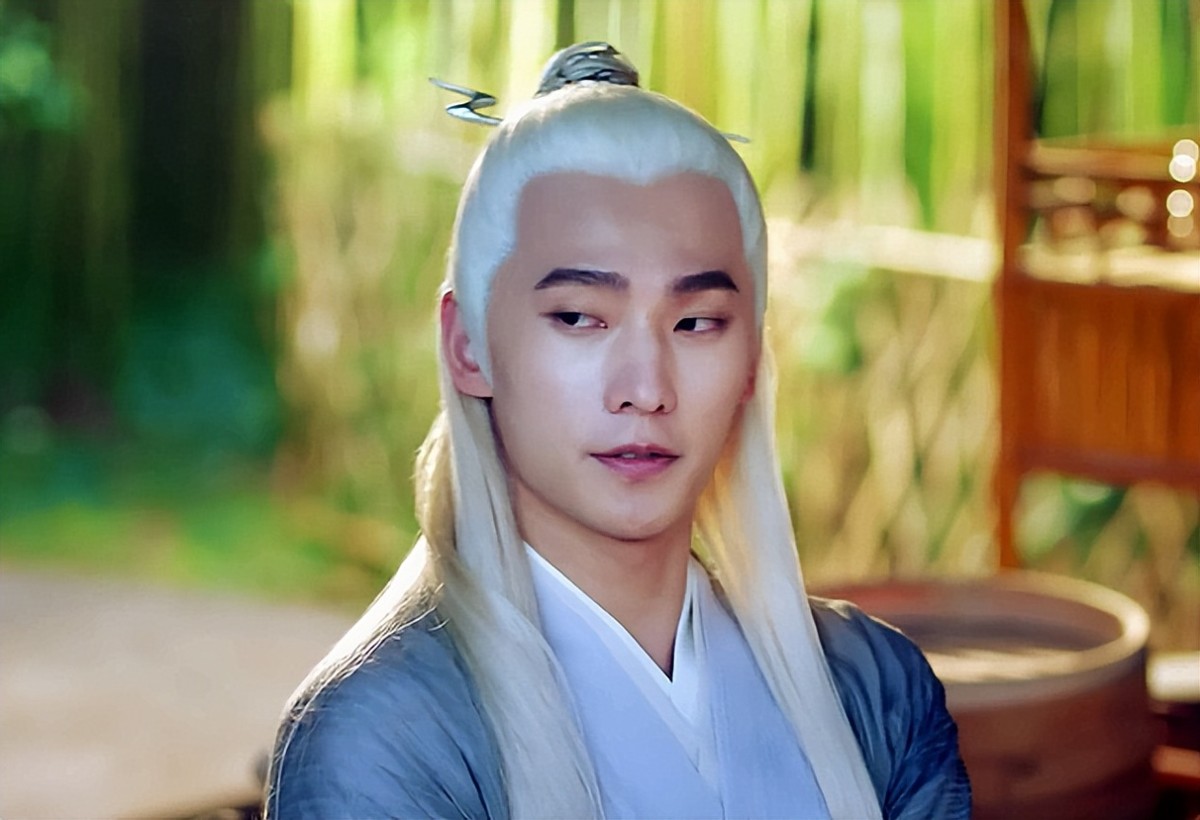 杨洋|“白发美男子”别硬演，有人惊艳了时光，有人却成了“灾难现场”
