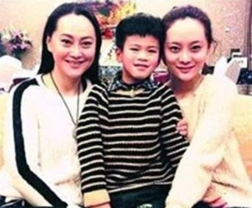 Angelababy|大宋佳女儿张楚楚:见证母亲46岁未婚生子后,34岁不敢婚恋