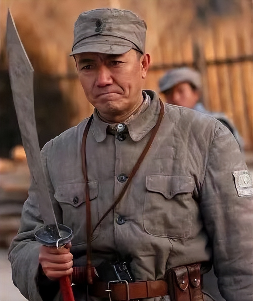 虎胆巍城|连续4天收视破2,《虎胆巍城》成央视王牌,张国强抽到王炸