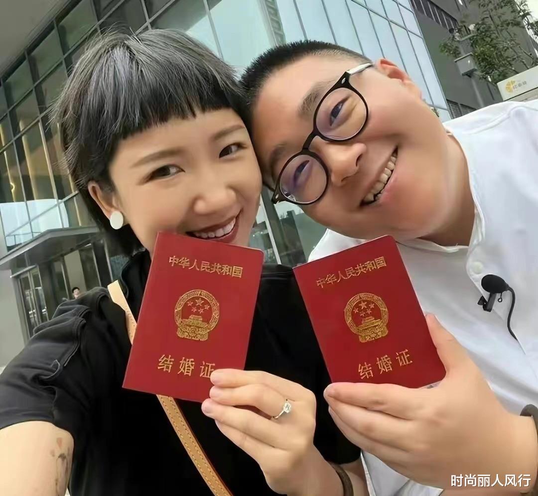 郝劭文|郝劭文520高调领证结婚！妻子长得也太美了，穿黑色高级脸更像明星