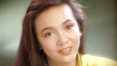 周星驰|郑裕玲谈周星驰，他到电影结尾才出现，在场的人都叫他星爷