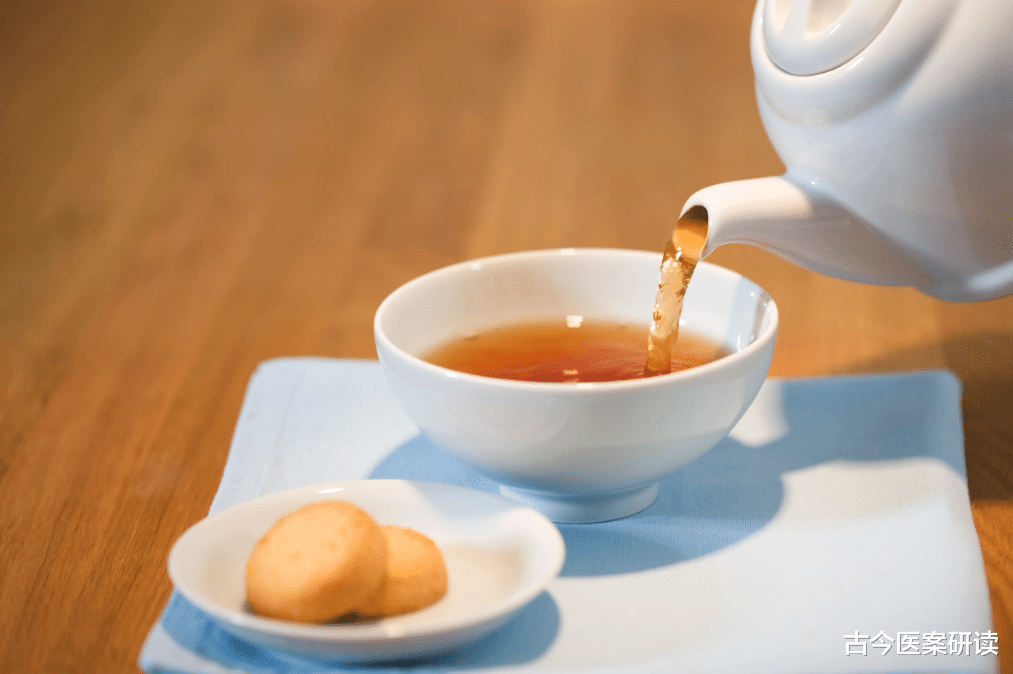 肝脏|卫生组织呼吁：停止食用“1黄2白”，不想肝脏被“掏空”，趁早撤下餐桌