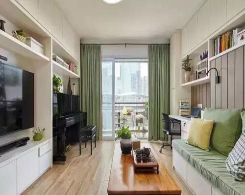 周末邻居过来串门看到我家做柜子，没想到拉我到一旁询问师傅电话