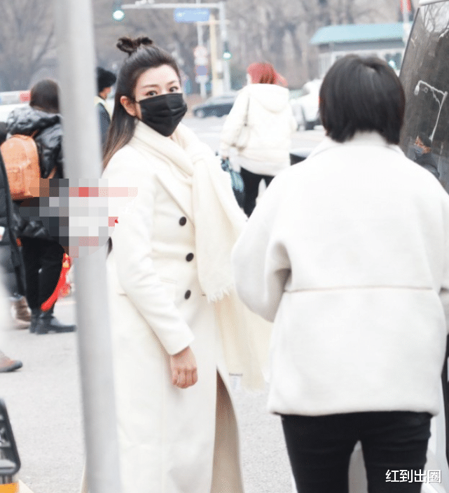 春晚|女星春晚彩排私服太奢侈：毛晓彤一双皮鞋上万，张小斐浑身是名牌