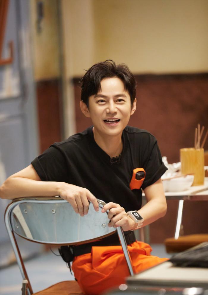 彭昱畅|密逃道歉三兄弟：彭昱畅必做三件事，在密逃4跪了20次！